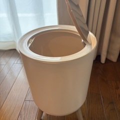 ゴミ箱　　
の画像
