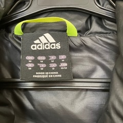 アディダス　ダウンジャケットの画像