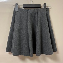 ZARA グレーフレア ミニスカートの画像