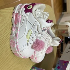 【美品】PUMA×Trolls ベビーシューズ 12cm✨箱付き・まだまだ使えます♪ の画像