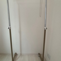 ハンガーラックの画像