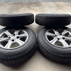 スタッドレスタイヤ、ホイールセットの画像