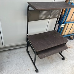 キャスター付き　オフィス机　座椅子用　引き出し付きの画像