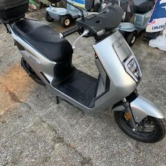 ホンダ EM1 e: 電動スクーター 中古 356km リアBOX付き バッテリー良好（ バッテリー×1と充電器×1付属）宮崎市の画像