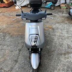 ホンダ EM1 e: 電動スクーター 中古 356km リアBOX付き バッテリー良好（ バッテリー×1と充電器×1付属）宮崎市の画像