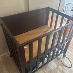 ベビーベッドの画像