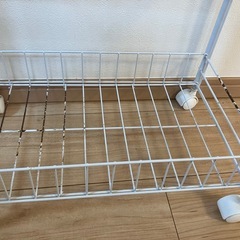 キャスター付きラックの画像