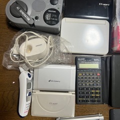 DVDプレーヤー　プロジェクター　電子辞書などまとめて！の画像