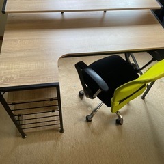 机　デスクの画像