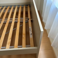 IKEA ダブルベッド　フレームの画像