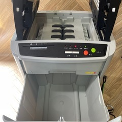 アイリスオーヤマ オートフィードシュレッダー AFS-150C-H CD・DVD・カード・ホチキス対応  I0305-2の画像