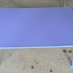 折りたたみテーブルの画像