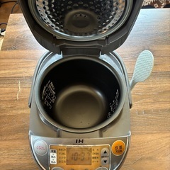 炊飯器　５号炊きの画像
