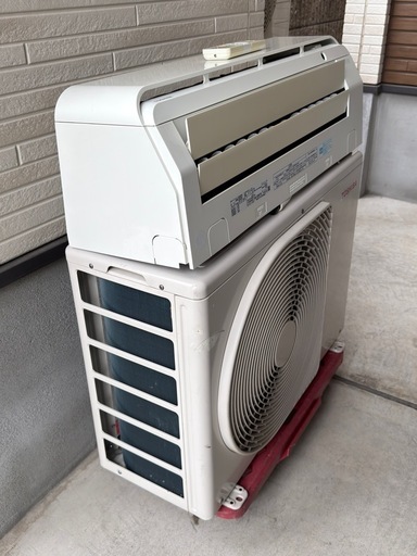東芝/ 取付け工事込/2017年製/ クリーニング済 ?フィルターお掃除機能付 ?8畳用 