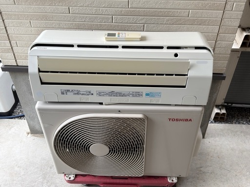 東芝/ 取付け工事込/2017年製/ クリーニング済 ?フィルターお掃除機能付 ?8畳用 
