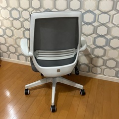 キャスター付き椅子　3/25までの画像