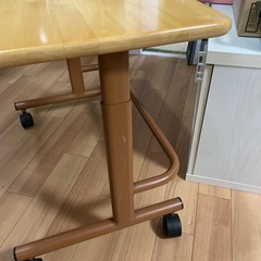 パソコンデスクの画像