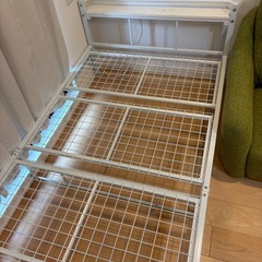 シングルベッド＋ベッドフレーム 無料（コンセント付き・収納可） の画像