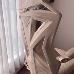 PAXTONゲーミングチェアの画像