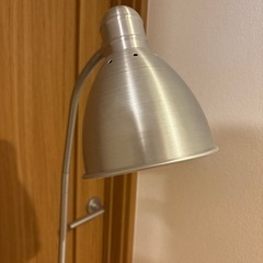 IKEA シルバー　スタンドライトの画像