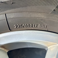 写真追加しました。エクストレイル　タイヤ　純正ホイール 付き　4本の画像