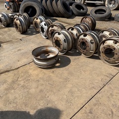 ホイール大型ダンプ8穴
の画像