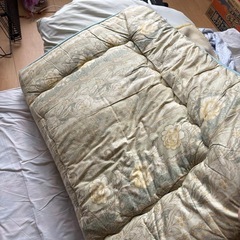 3/21引取り限定敷布団　シングル1枚　セミダブル1枚の画像