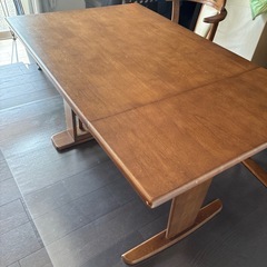 無料　ダイニングテーブルの画像