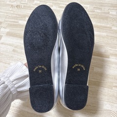 ★新品未使用★LibertyDoll【23.5】フラットリボンパンプス シルバーの画像