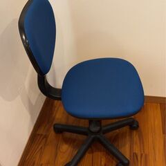 ブルーのOAチェア 2脚セット 高さ調整可 キャスター付の画像