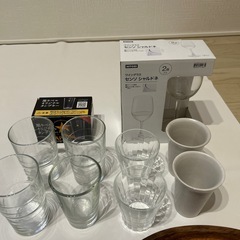 グラス、食器などの画像