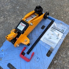 油圧式フロアジャッキ 1.5t 軽・小型乗用車の画像