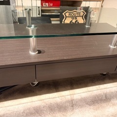 【美品】ガラステーブル(引き出し収納有り)の画像