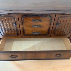 【引取先決定】アンティーク猫脚ドレッサーの画像