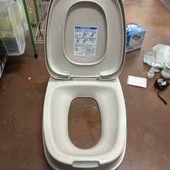 TONBO 洋式便座　両用型の画像