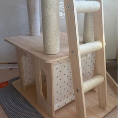 【新品未使用】木製キャットタワー・木製キャットハウス・爪研ぎ3点セットの画像