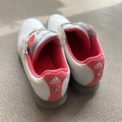 ゴルフシューズ、レディース、adidasの画像