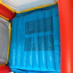 エアートランポリン
の画像