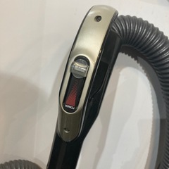 【ジモティー割】アイリスオーヤマ サイクロン式掃除機（ID1951）の画像