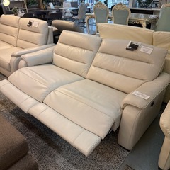 ニトリ　両側電動リクライニングソファ　レザーの画像
