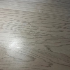 テーブルと椅子の画像