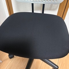 (終了しました)キャスター付き回転チェアの画像