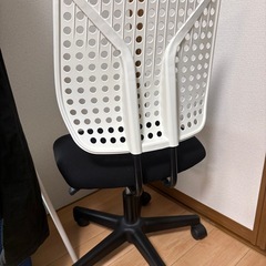 (終了しました)キャスター付き回転チェアの画像