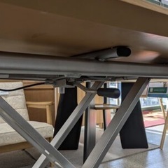 昇降テーブル キャスター付き 高さ25～76.5cm リフティングテーブル センターテーブル ダイニングテーブル リビングテーブル：ナチュラル　幅135㎝　奥行80㎝の画像