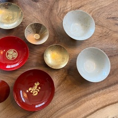 朱器、金メッキ盃などの画像