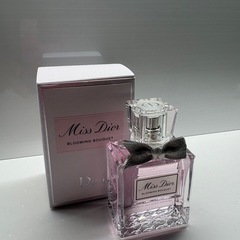 ミス ディオール ブルーミング ブーケの画像