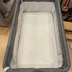 キャスター付きベビーベッド
の画像