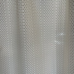 ベージュのカーテンの画像