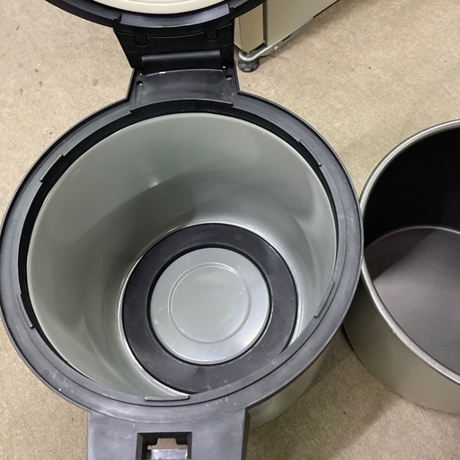 電子保温ジャー　SR−5400 5、4L 中古　作動品