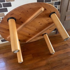 丸ローテーブルの画像